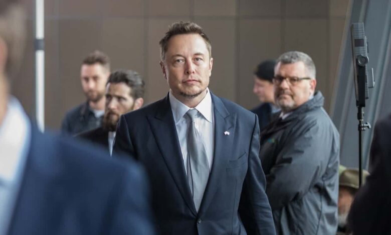 Elon Musk düşen Tesla hisselerinin açığını kapadı: Twitter için yeni hamle